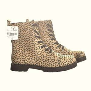 Arizona Jean Co. Queen Spotted Animal Combat Boots, Size 8 Medium, NWT / NIB